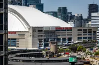 Waterfront Property Near CN Tower in Downtown Toronto