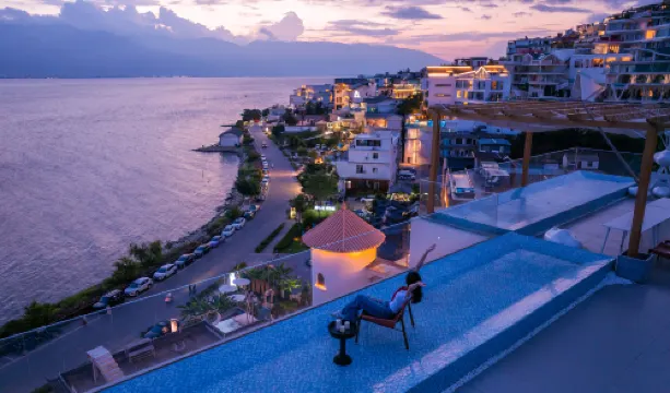 Lanyue Li | Xiangyun Cliff Secret Private Hot Spring • VILLA Frontline Seaview Secluded Hotel