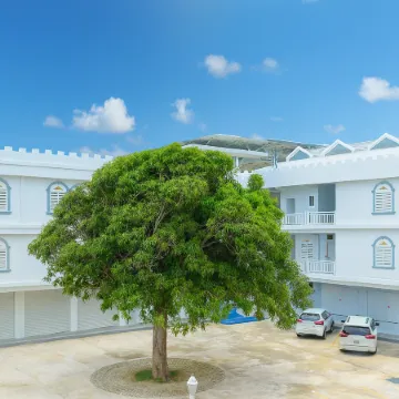 Snowwhite castle hotel