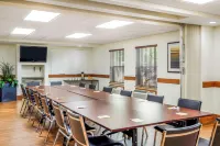 舍伍德帕克埃德蒙頓戴斯套房飯店