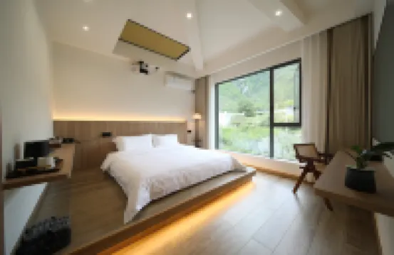 First Encounter · Hongshanli Boutique Countryside Bed and Breakfast