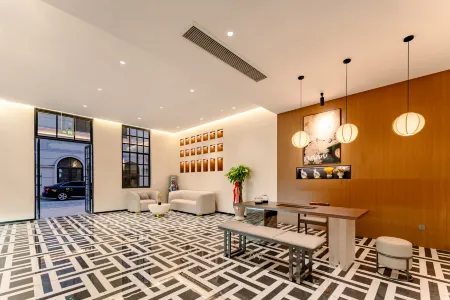 Hongyun·Cixia Hotel (Wuyuan High-Speed Rail Station Branch) Отели в г. Уюань