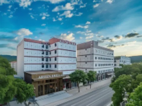 Chaozhou West Lake Arden Holiday Hotel