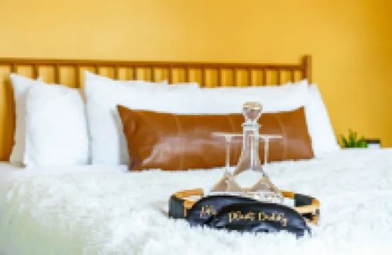 Convention - King Bed - Short North - Free Parking