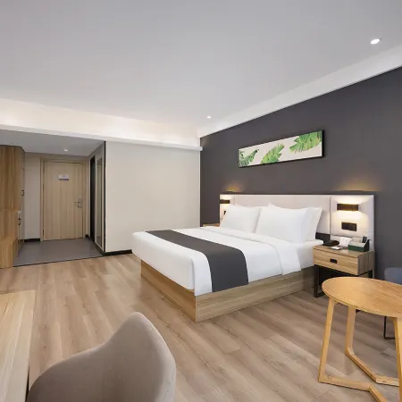 Yayue Hotel (Linyi Yihe Road Metro Store)