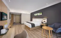 Yayue Hotel (Linyi Yihe Road Metro Store)
