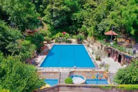 Nianhuagu Hotel (Tianlu Mountain Resort) - Uima-altaat