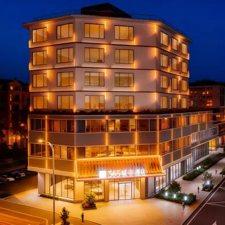 365 City Hotel