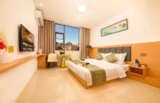 Qianxi Hotel (Kaifeng Wansui Mountain Wuxia City Henan University Minglun Campus)