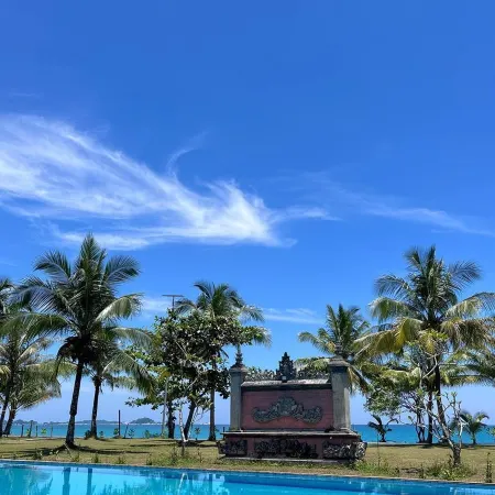 Beach Rock Resort Belitung