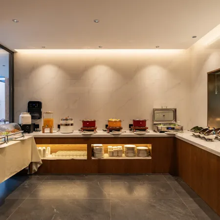 Borei Yunlan Resort Hotel (Lugu Lake Daluoshui Store)