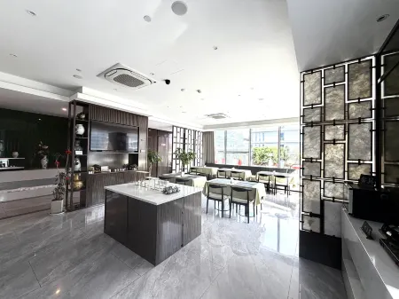 Nanjing South Railway Station Ziyi Tianyue Hotel Отели рядом с достопримечательностью «Baijiahu Garden Citizen's Square»