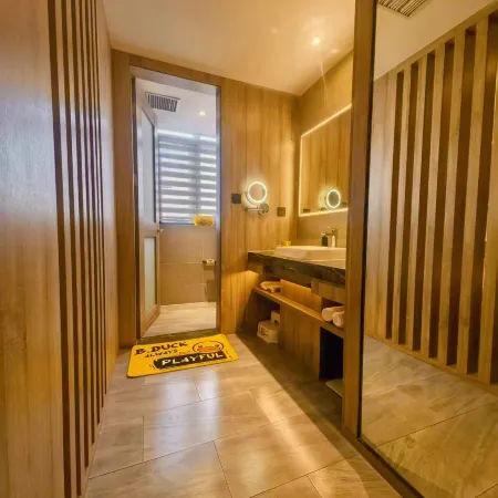 Elong Hotel (Xiangyang Wuyue Plaza Branch)