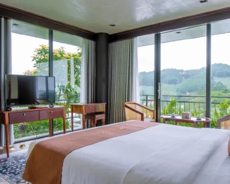 Vigolando Van Ho Resort & Restaurant Hotels in Moc Chau District
