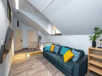 Oblaka Hostel Hotels near Millionka
