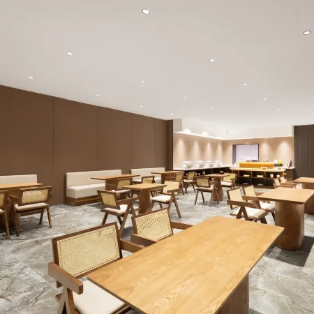 Moore Hotel (Panjin Shifu Street)