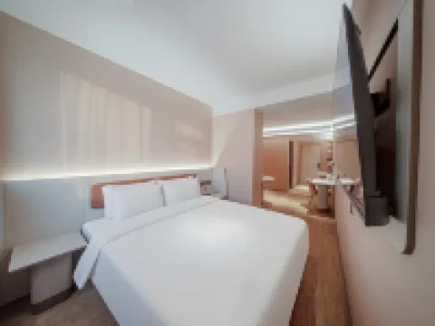 HanTing Hotel (Jining Yutai Bus Station Institute of Technology)