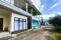 Urbanview Hotel Maulana Hills Syariah