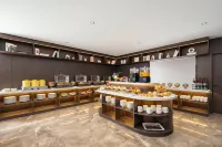 Moore Hotel (Dalian Fujiazhuang Beach Resort Branch)