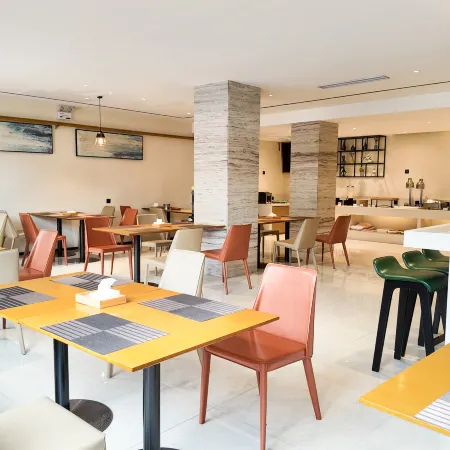 City Comfort Inn Hotel (Longzhou Zhongshan Park Zhonghua City)