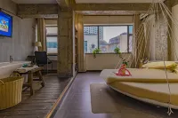 Kunming Poshe Themed Homestay (Nanping Pedestrian Street Branch)