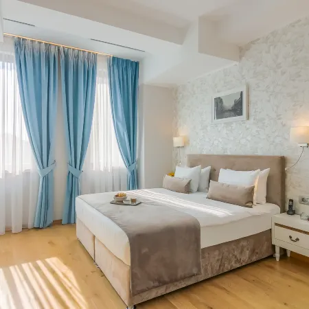 New Era Hotel Old Town Bucharest Parking with Fee Nearby Отели рядом с достопримечательностью «Улица Липскань»