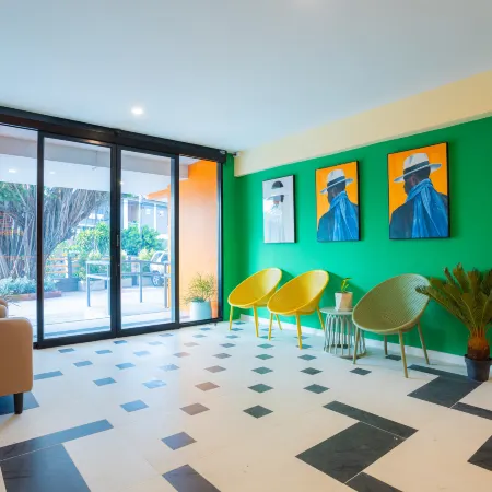 SEE SAN HOTEL BANGSAEN Отели рядом с достопримечательностью «Гора Кхао-Саммук»
