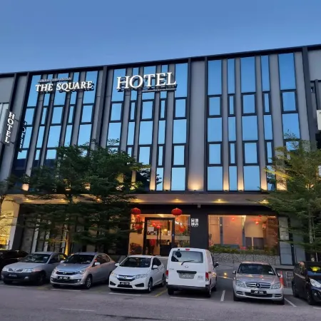 The Square Hotel Отели рядом с достопримечательностью «Торговый центр Перлинг»