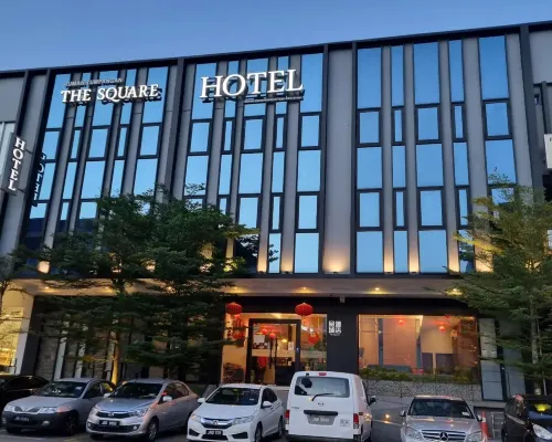 The Square Hotel Hotels in Sekudai
