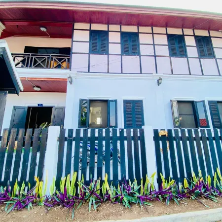 Meet Sunset Hostel Luang Prabang Отели рядом с достопримечательностью «Ват Ахам»