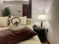 1 Bedroom Apartment | Safe | Near Airport & Metro -  Ferienwohnungen