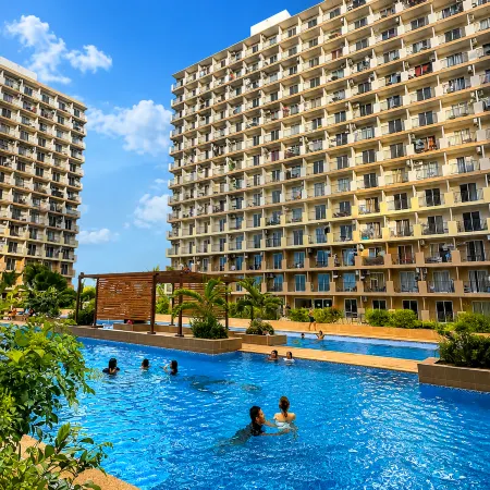 Arastar Escape | Luxury Condo with Fast WiFi & Pool Access