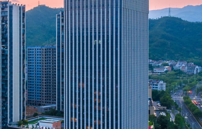 Yujie Junlan Hotel