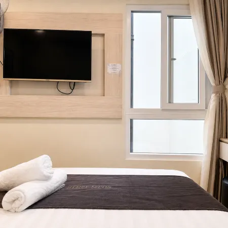 Silent Night Dem Lanh Hotel