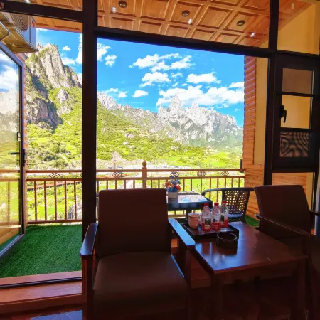 Yunpan Elegant Homestay (Zagana Scenic Area Branch)