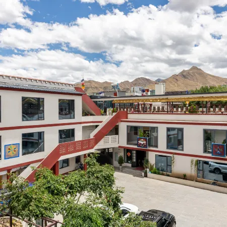 Zang Guilai Manor Hotel (Potala Palace Tibat Museum)