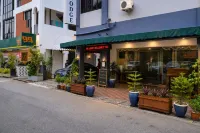 Pine Lodge BY EVR Previously YSS indrawasih - 2 estrellas