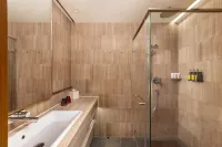 Nina Hotel Kowloon East فنادق في 