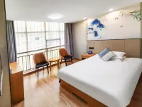 Longxiang Business Hotel