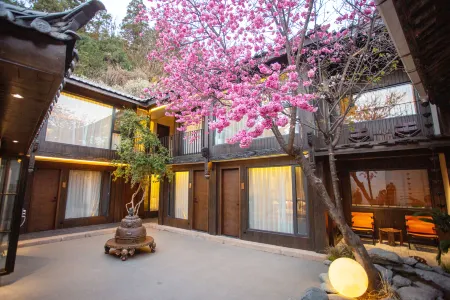 Jingshan Yuanmeisu (Lijiang Ancient City Mufu Branch)