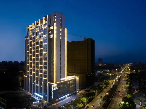 โรงแรมคัมปานีเล สาขา ว่านต๋า หลิงกุ้ย กุ้ยหลิน สนามบินสองแม่น้ำ - ที่มีบาร์