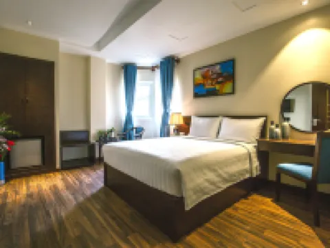 Roseland Sweet Hotel Hotels near Lam Son Square