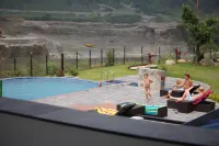 Sunshine Resort Pokhara - Your Private Paradise - Infinity Pools