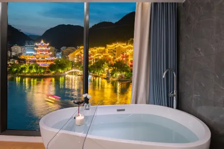 Zhenyuan Zhanyun River View Luxury Homestay Отели рядом с достопримечательностью «Zhusheng Bridge»