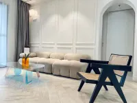 LES FLEURS Designer Homestay