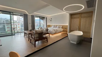 Riverside villa Hotels near Jishoudong Railway Station