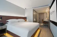 Shimao HUALUXE Hotel Hotels in Taidong Pedestrian Street/Beer Museum