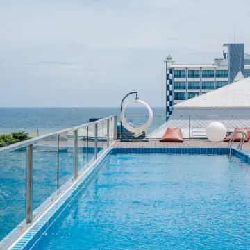 โรงแรม เฮชทีไนน์ พัทยา โรงแรมใกล้หาดจอมเทียน