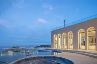 Yinxiangjia Peninsula Hostel - สระว่ายน้ำบนดาดฟ้า