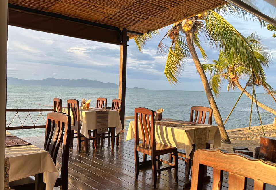 4. 아다린 비치 리..